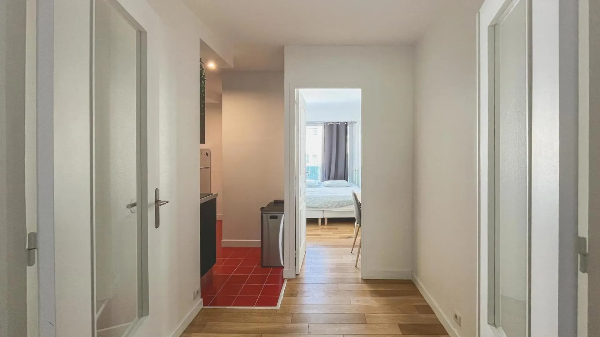 Flexliving - Whole House - Claude Tillier Paryż Francja